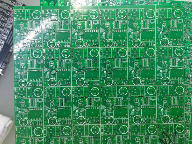 pcb線路板打樣廠家電話，pcb線路板打樣免工程費(fèi)